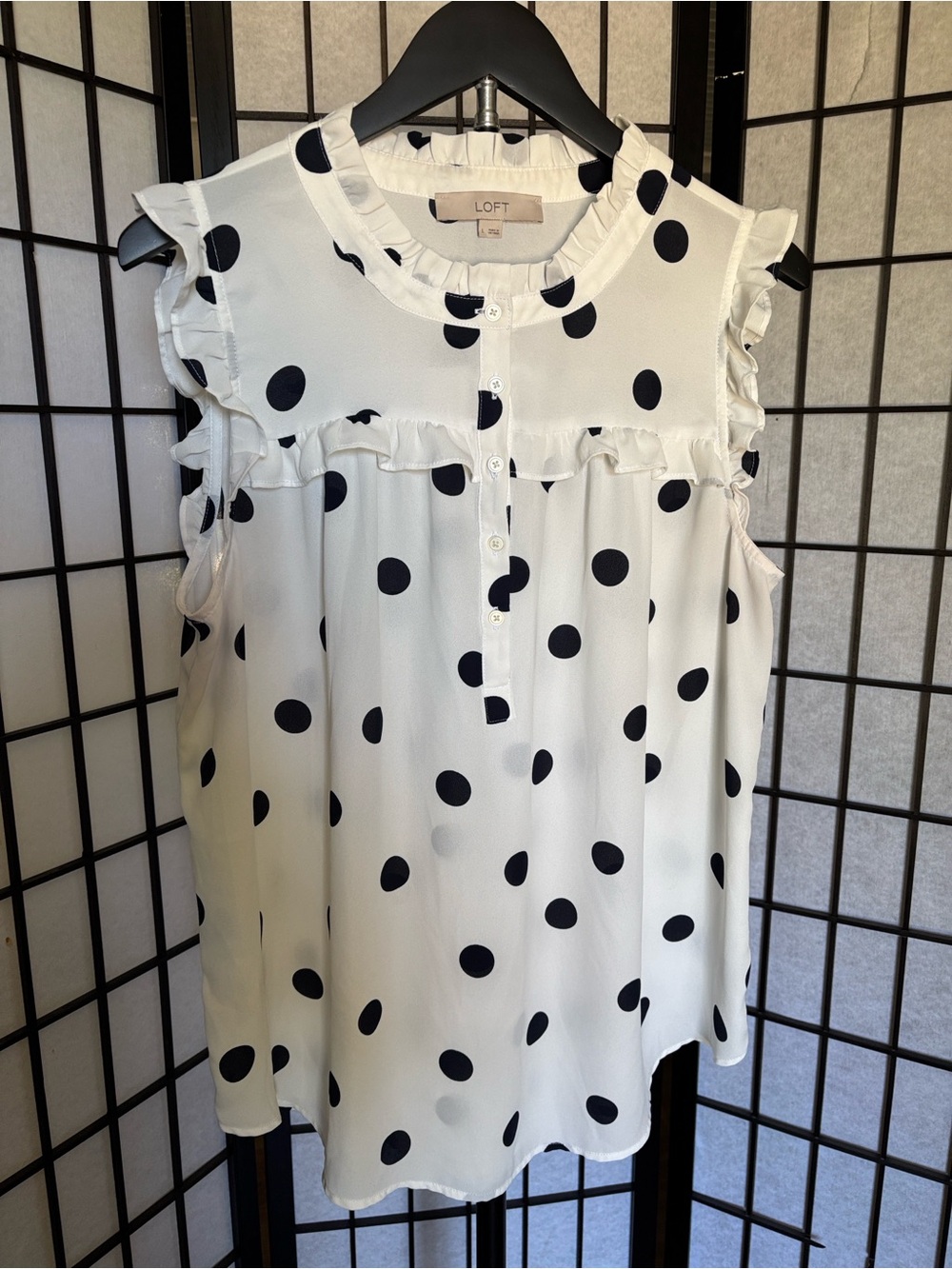 LOFT White Navy Polka Dot Ruffle Sleeveless Blouse Size Large‎